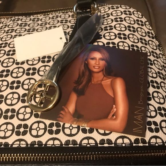 REDUCED!!  IMAN HIDE-AWAY BAG Carry shoes underneath - Picture 3 of 5